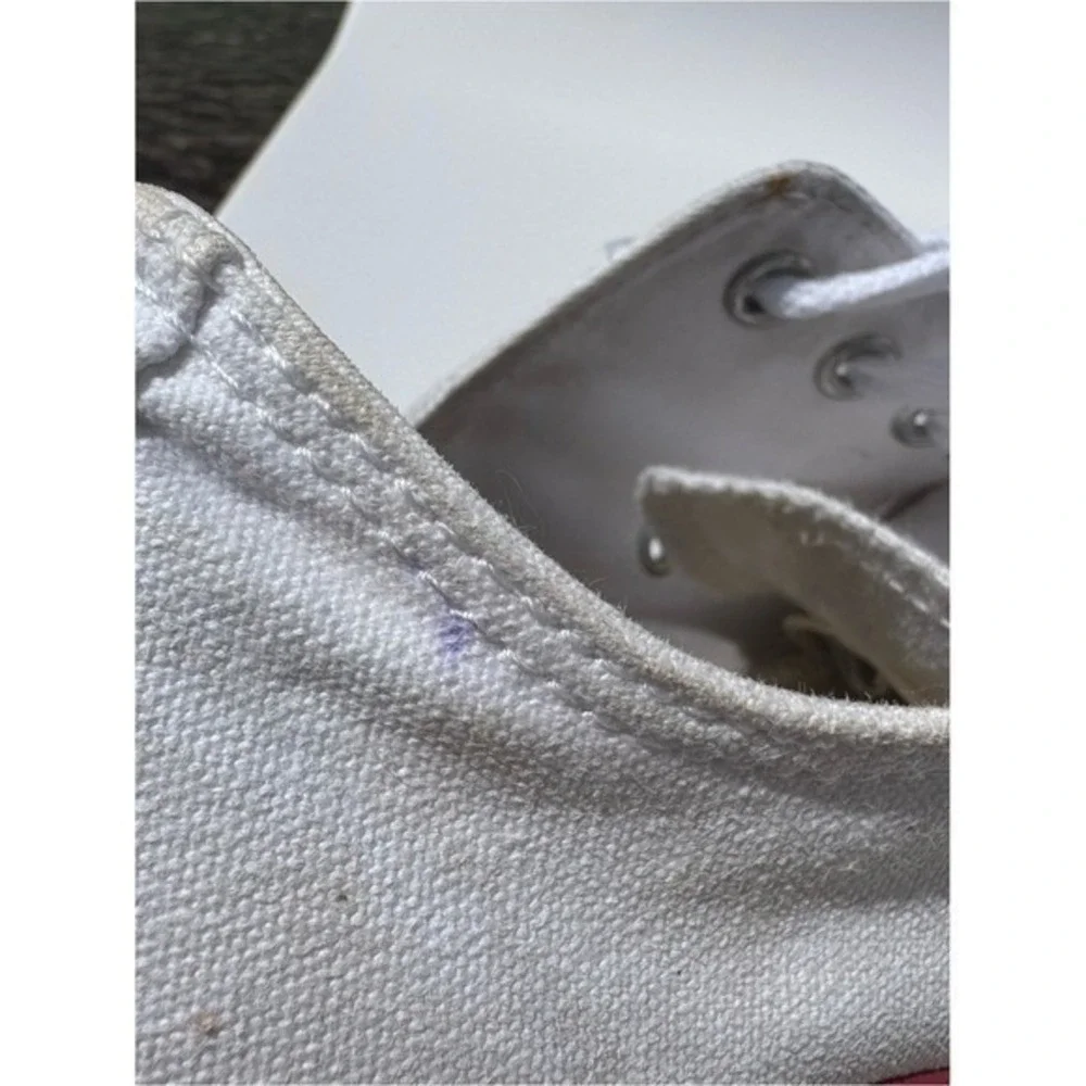 Converse All Stars Low-Top Canvas Sneakers White 9 Chucks Chuck Taylor Capsule